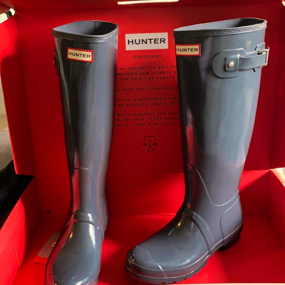 Hunter Original tall boots. Size 9W. High gloss, Dark Slate.